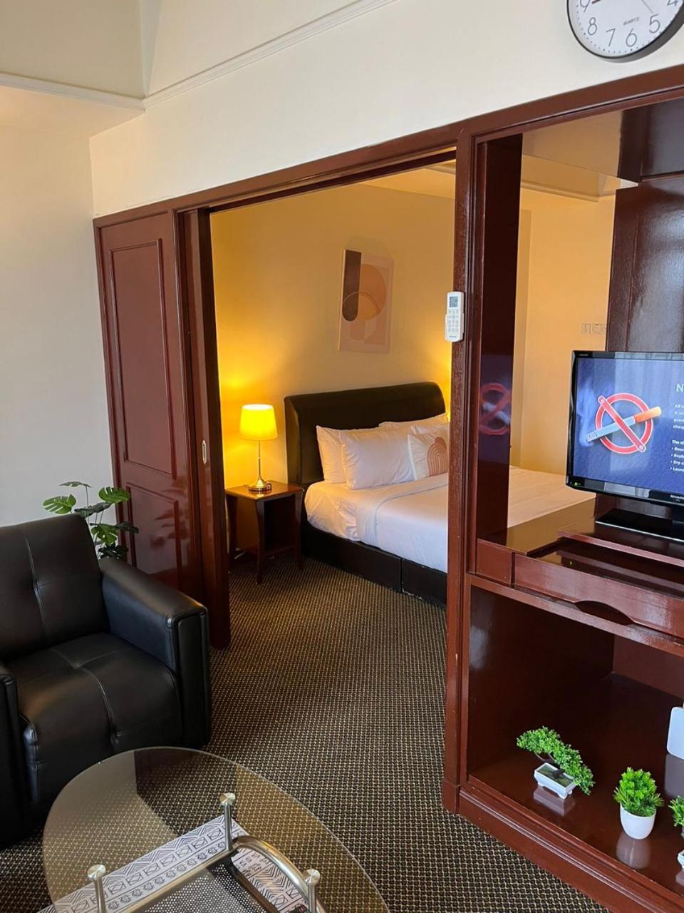 Luxhouz Suites At Times Square Kuala Lumpur Habitación foto