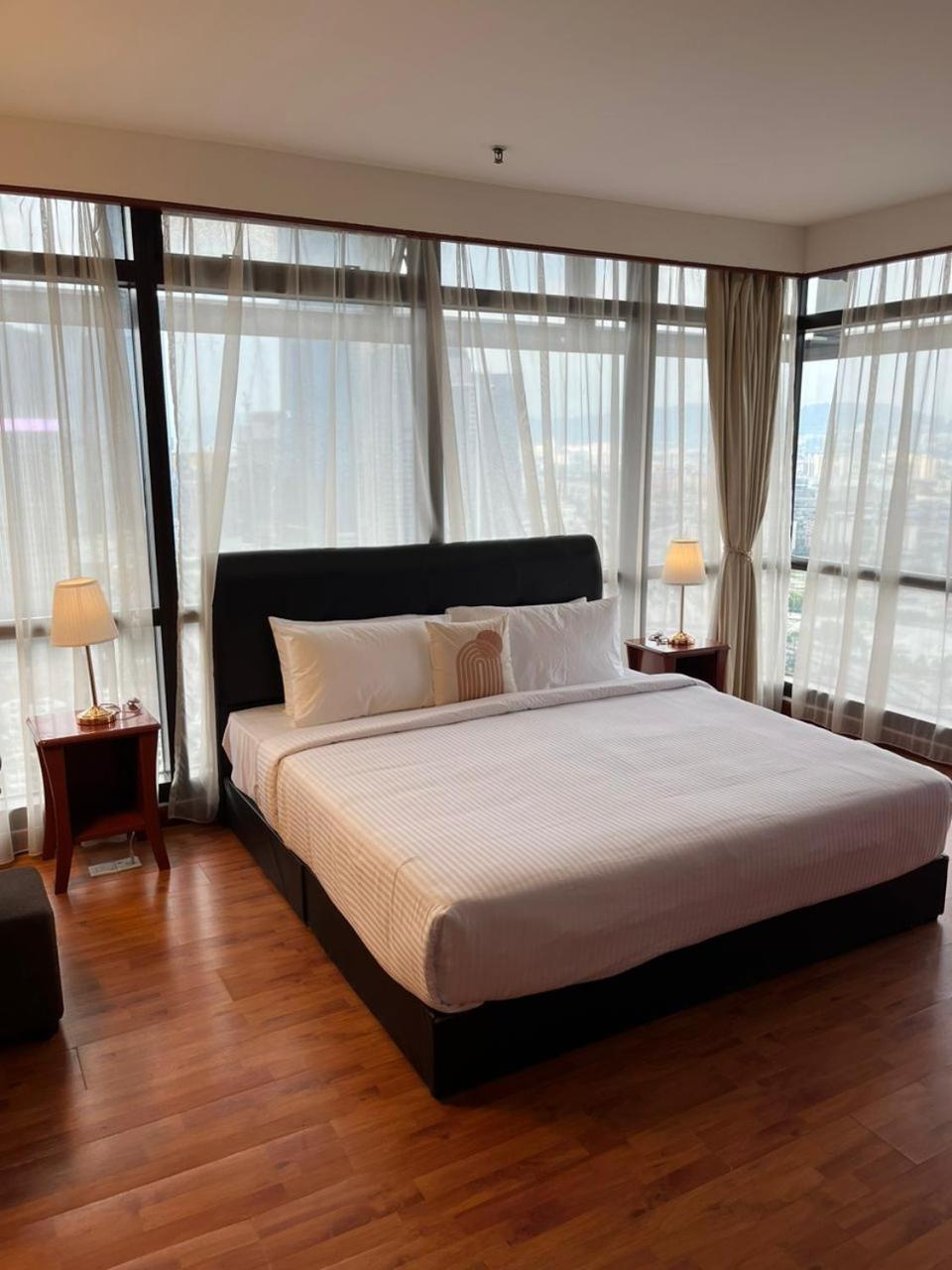 Luxhouz Suites At Times Square Kuala Lumpur Exterior foto