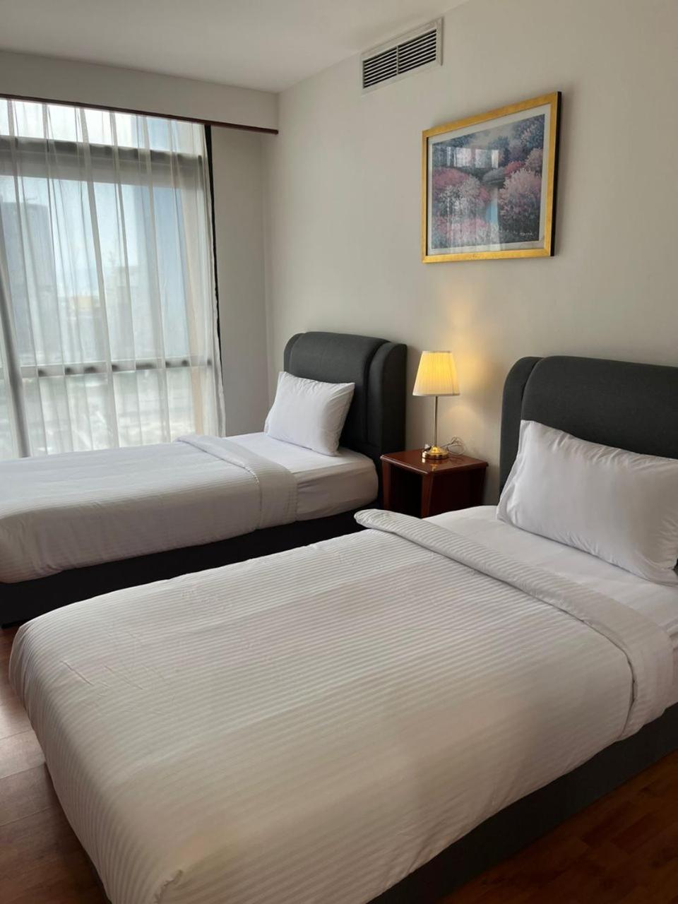 Luxhouz Suites At Times Square Kuala Lumpur Exterior foto