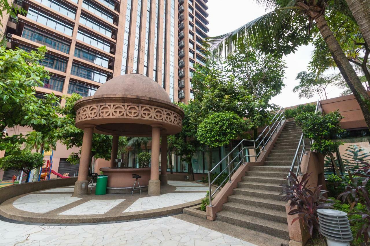 Luxhouz Suites At Times Square Kuala Lumpur Exterior foto